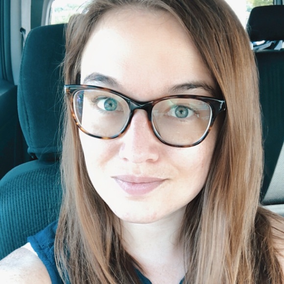 Meet your Posher, Claire - Picture 1 of 1